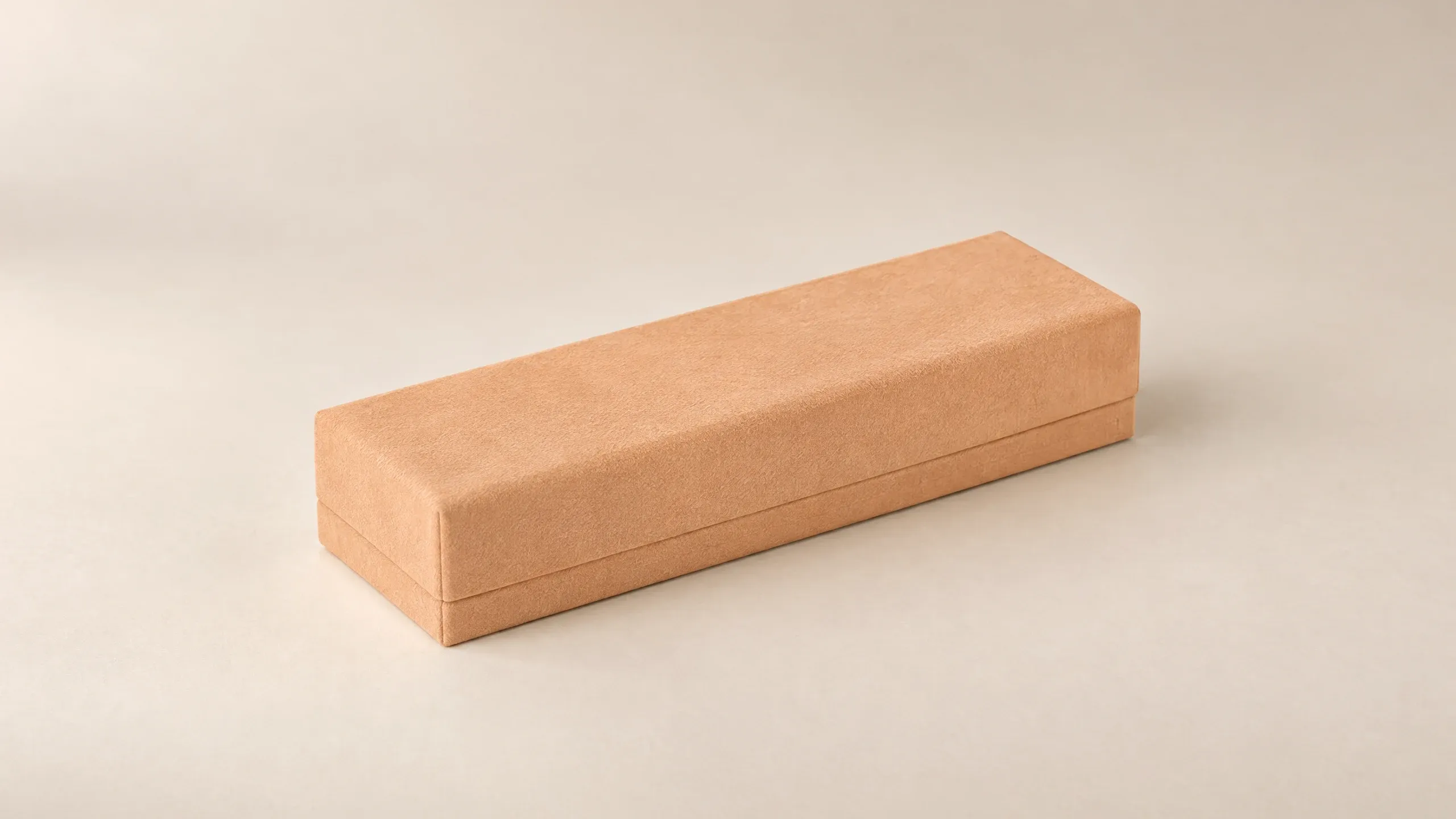 Closed box in Caramel / Cream