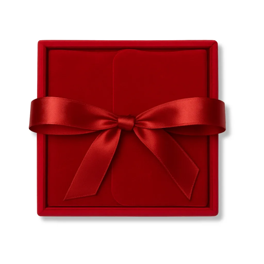 Rotes Etui mit roter Satinschleife
