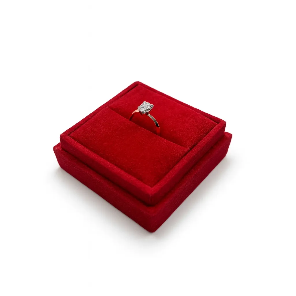Rotes Ringetui mit Diamantring