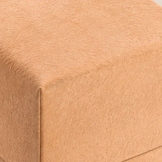 Close-up of the surface in Caramel / Cream