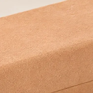 Close-up of the surface in Caramel / Cream