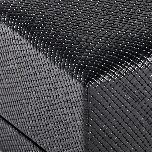 Close-up of the surface in Black