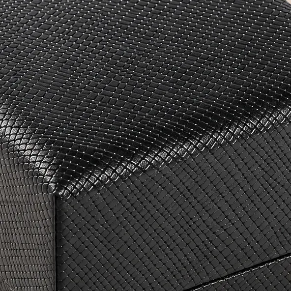 Close-up of the surface in Black