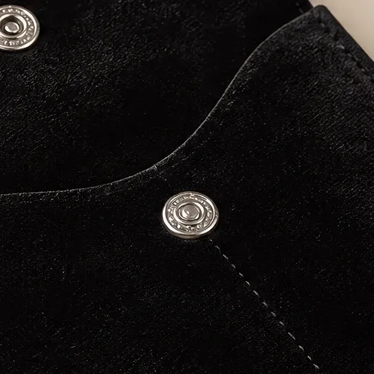 Close-up of the suede in Black